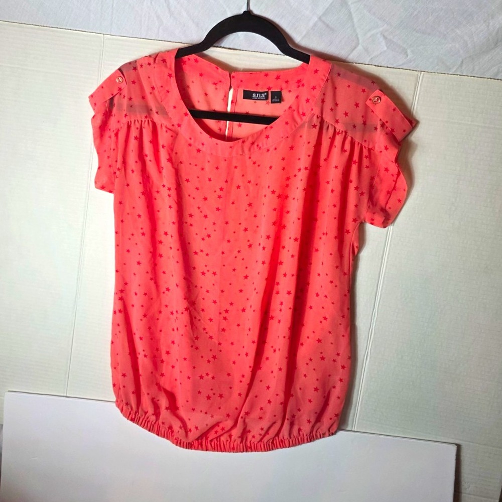 a.n.a Pink Star Print Button Blouse Women's L Short Sleeve Round Neck